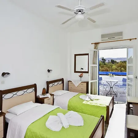 Clio Apartahotel Perissa (Santorini)