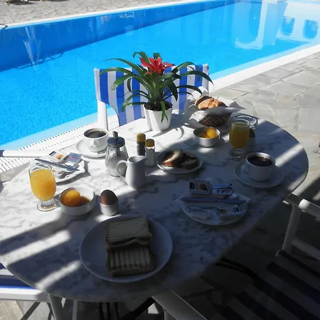 Clio Apart Otel Perissa (Santorini)