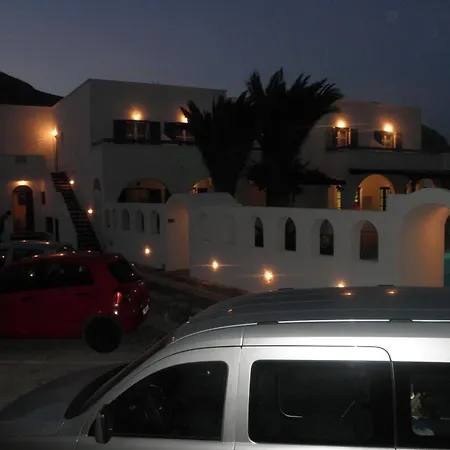Clio Apart Otel Perissa (Santorini)