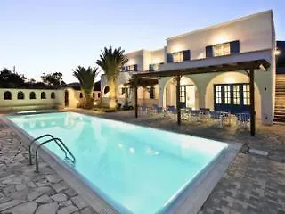 Clio Aparthotel Perissa (Santorini)