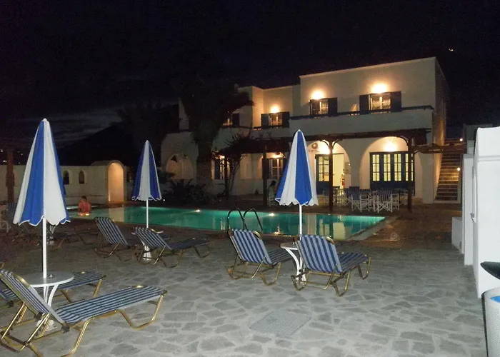 Clio Aparthotel Perissa (Santorini)