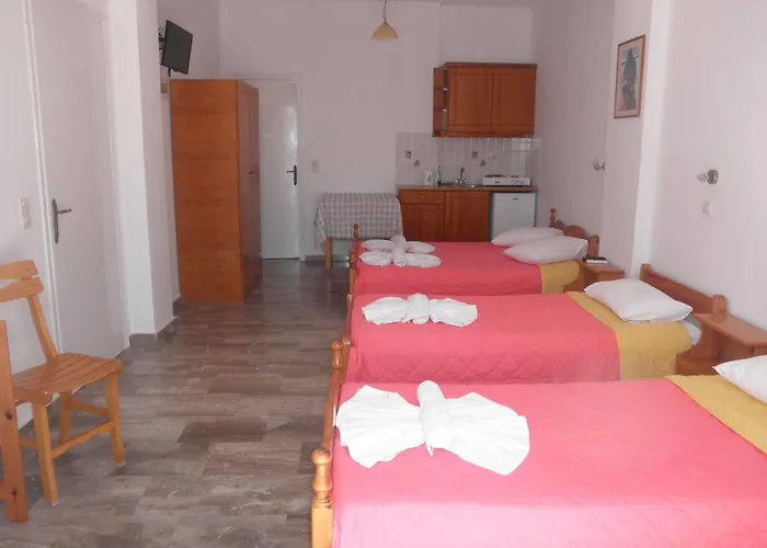 Clio Aparthotel Perissa (Santorini)