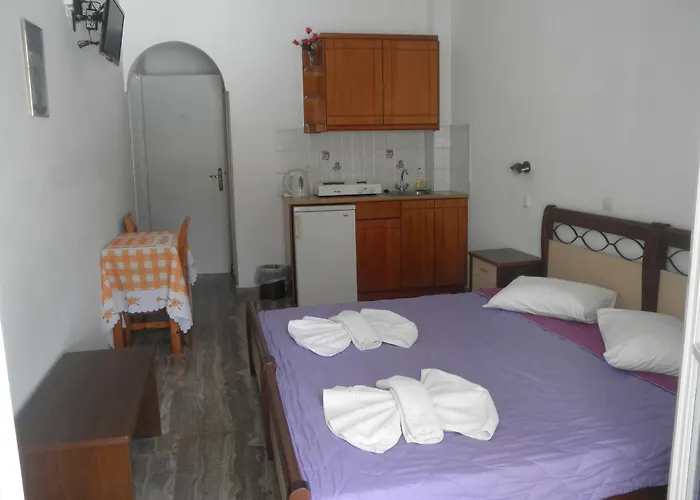 Aparthotel Clio Perissa (Santorini)