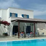 Clio Aparthotel Perissa (Santorini)
