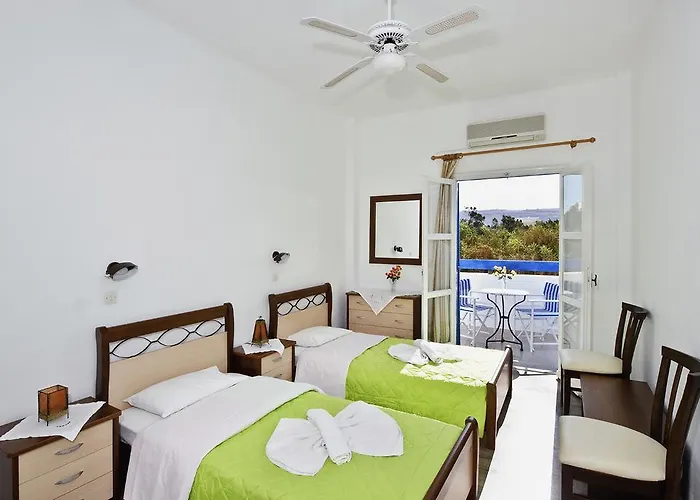 Clio Lägenhetshotell Perissa (Santorini)