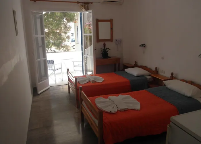 Clio Lägenhetshotell Perissa (Santorini)