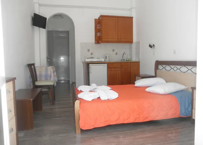 Clio Lägenhetshotell Perissa (Santorini)