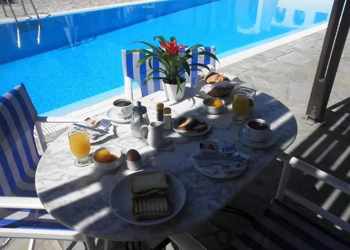 Clio Lägenhetshotell Perissa (Santorini)